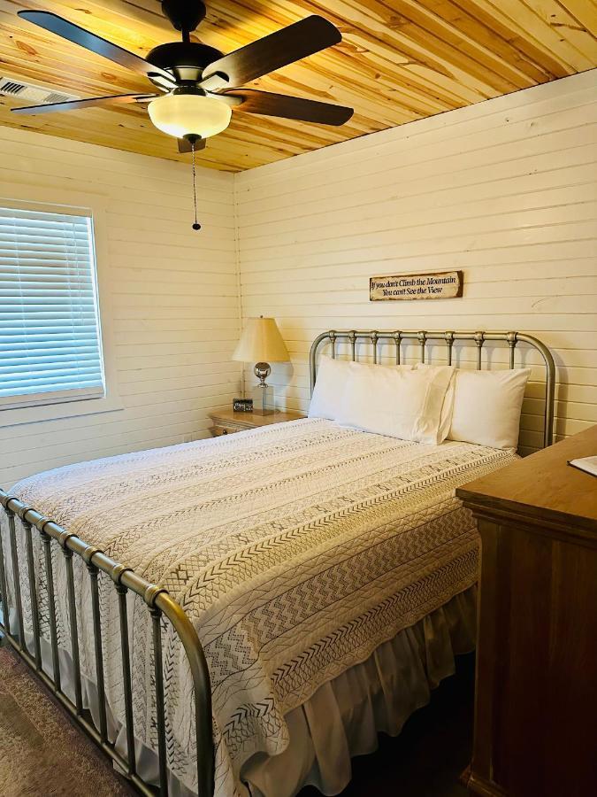 מאונטיין ויו Knotty Squirrel Cabins מראה חיצוני תמונה